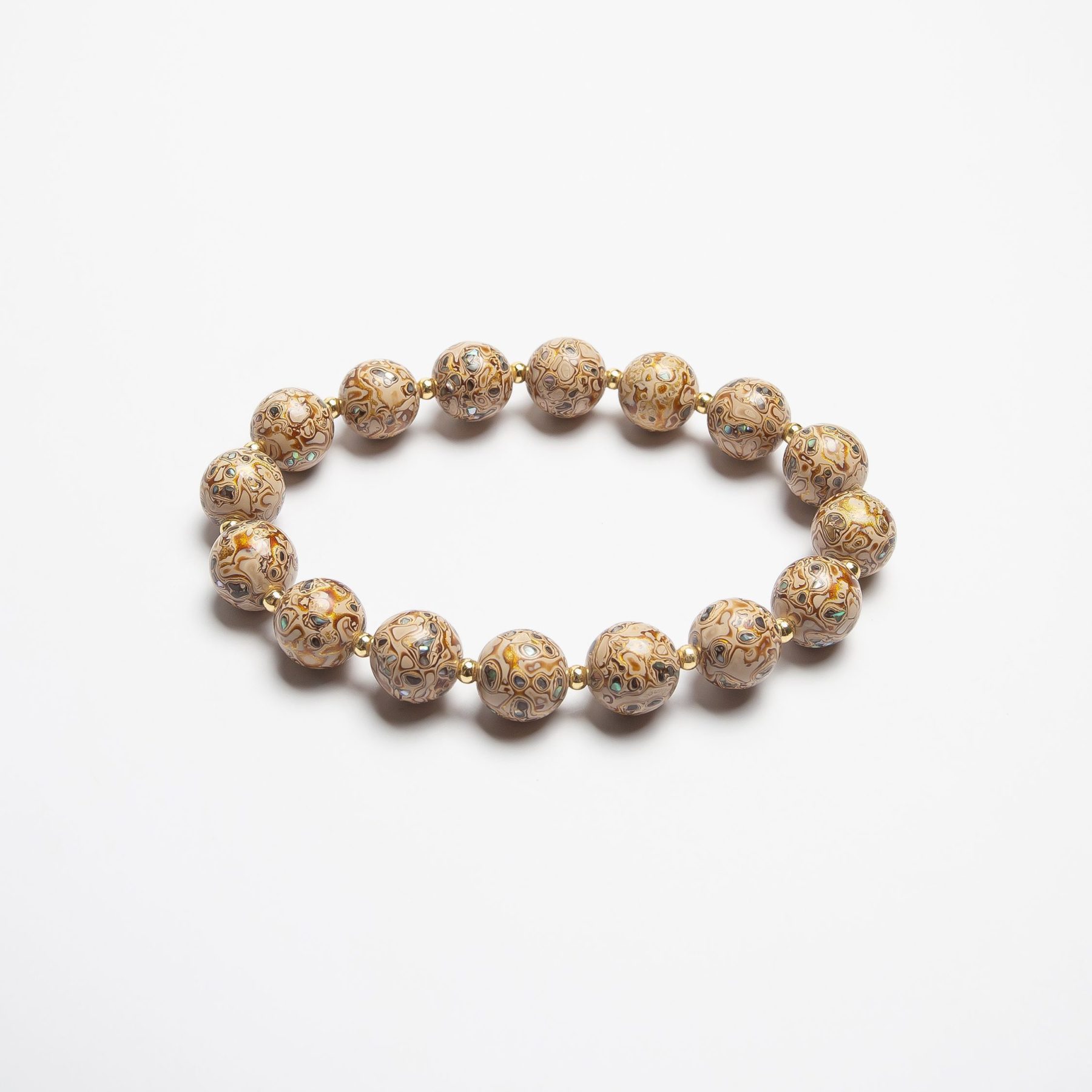 Saturn lacquer bracelet – A luxurious beige lacquer bangle, handcrafted using traditional Chinese lacquerware techniques, embodying sophistication and elegance.